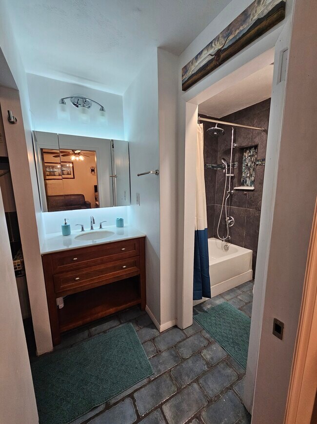 Building Photo - 88 Altura Dr