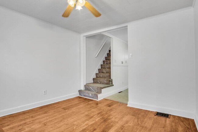 Foto del edificio - 2 bedroom 1 bathroom located in the heart of Carlisle