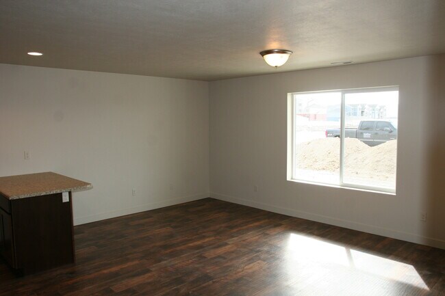 Building Photo - Beautiful 3 Bed 2 Bath townhome in Vineyard for rent