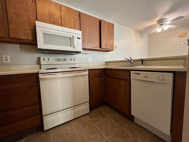 Building Photo - Boardwalk4501 (KC-AM)