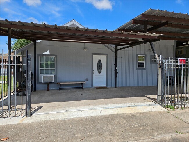 Foto del edificio - 6940 Hemlock St