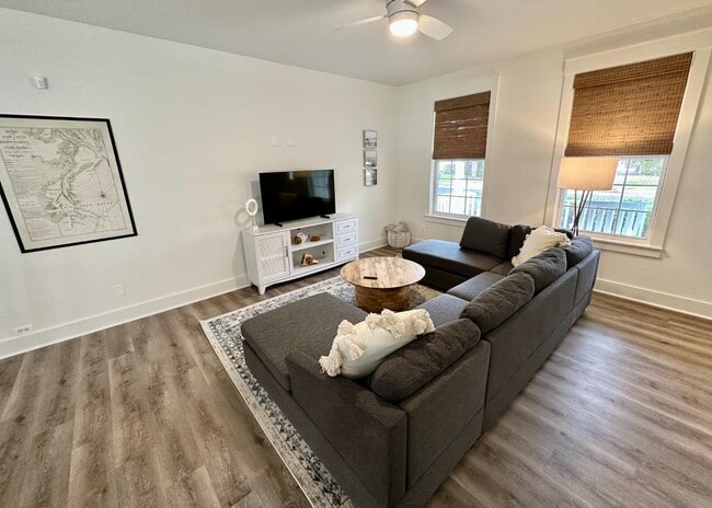 Building Photo - 44 Red Cedar St