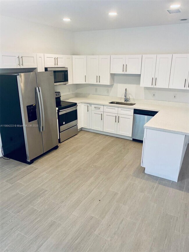 Foto del edificio - 2208 SW 3rd Ave