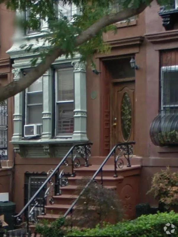 Building Photo - 805 Greene Ave