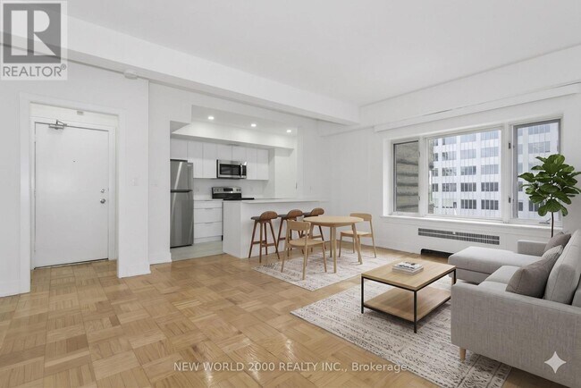 Photo du bâtiment - 110 St Clair Ave W
