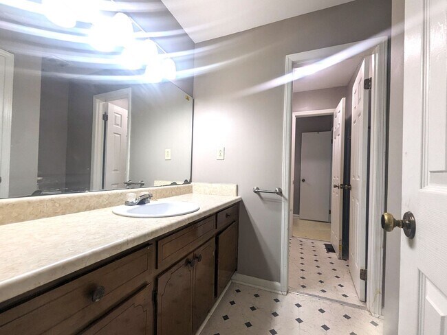 Foto del edificio - 9008 Mahogany Row SE