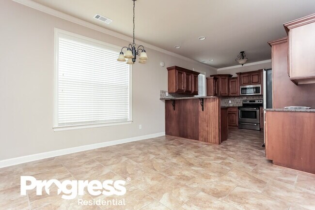 Building Photo - 9658 Woodland Creek Cove