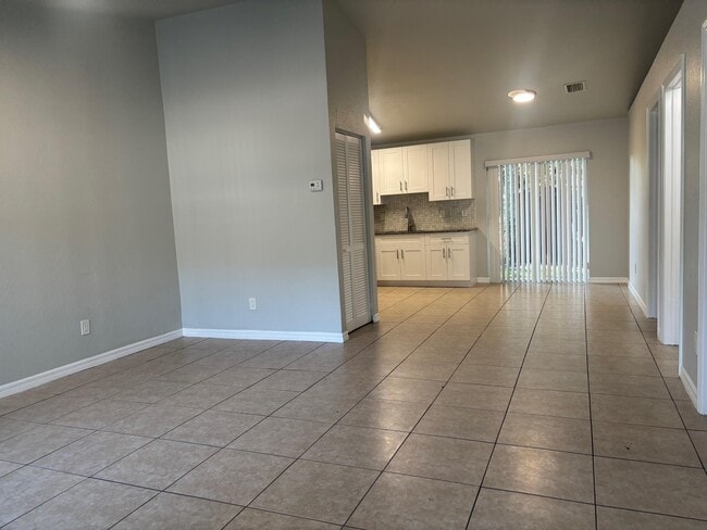 Building Photo - 1939 Palm Acres Dr