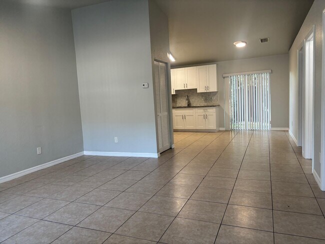 Foto del edificio - 1939 Palm Acres Dr