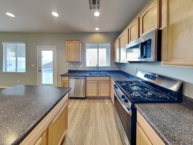 Foto del edificio - 530 Seneca Ridge Ave