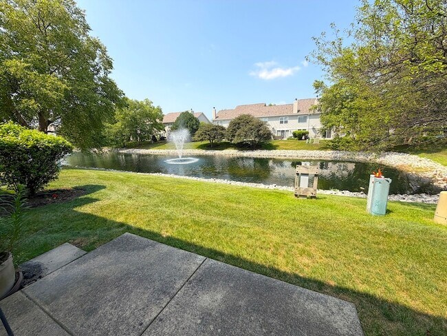 Foto del edificio - 3257 Cool Springs Ct