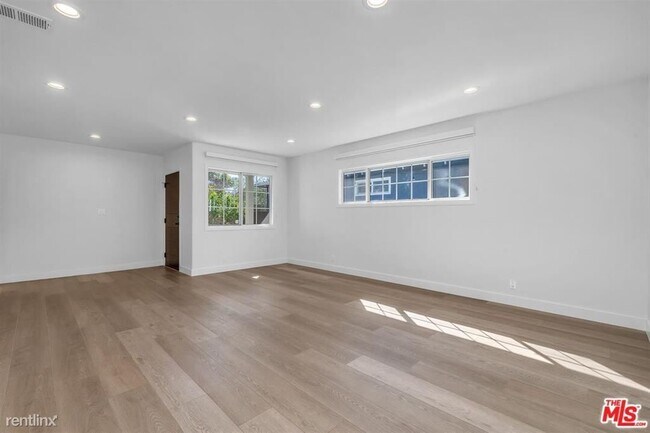 Building Photo - 3 br, 2 bath House - 927 Burrell St