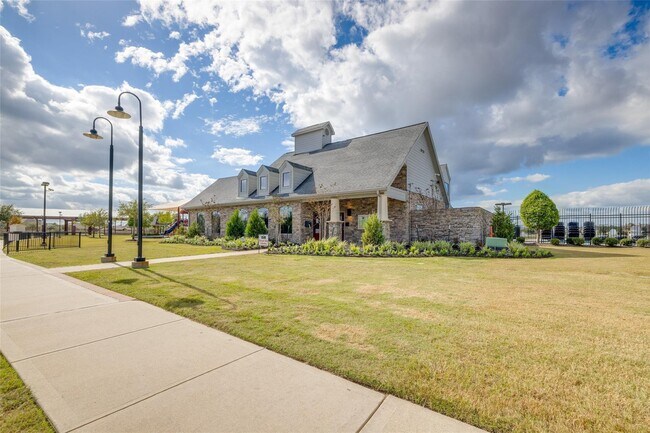 Foto del edificio - 2407 Rose Gold Dr