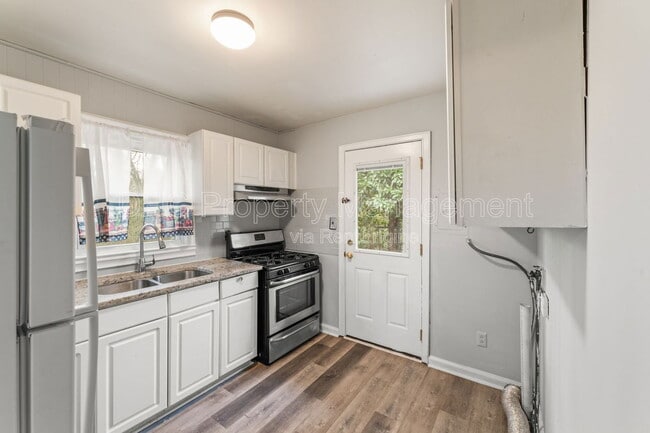 Photo - 575 Georgia Ave House