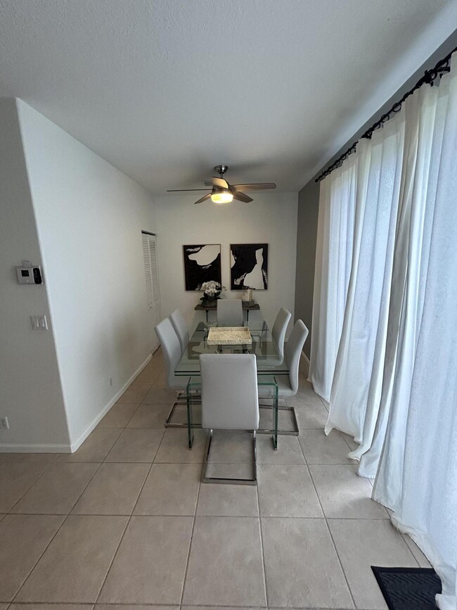 Foto del edificio - 13517 Fountain View Blvd