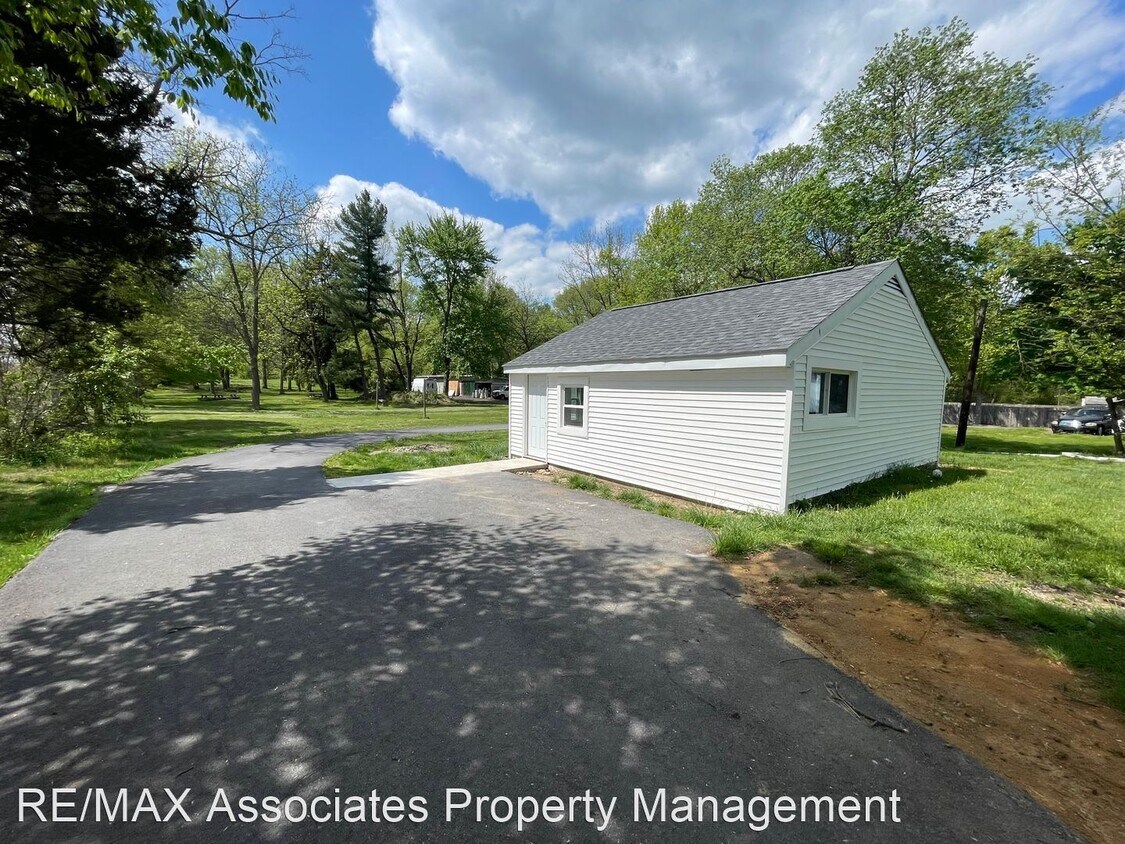Primary Photo - 2 br, 1 bath House - 2042 S College Ave