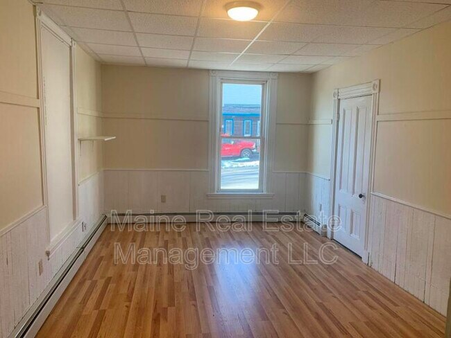 Building Photo - 56 2nd St