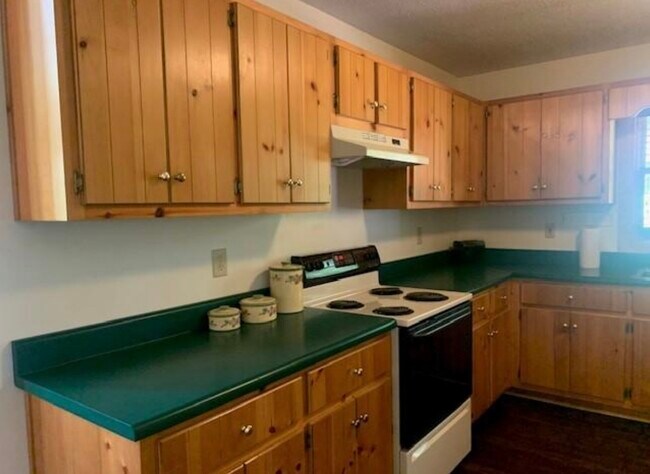 Foto del edificio - 560 Chalet Village Dr