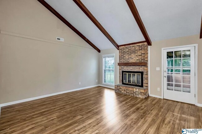 Foto del edificio - 13010 Coys Dr SE