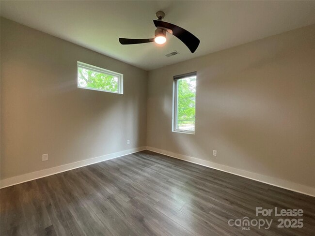 Building Photo - 1012 Westbrook Dr
