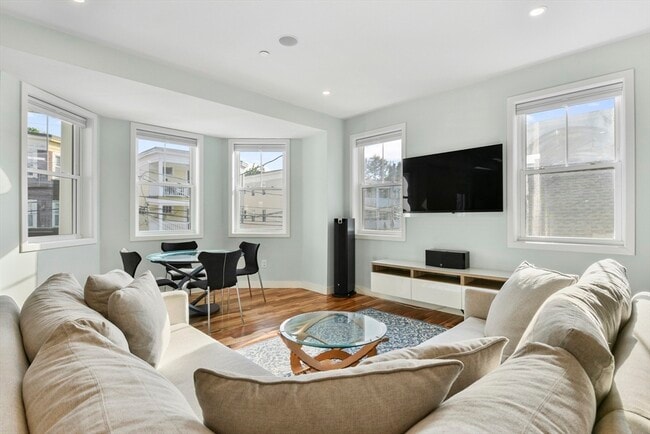 Building Photo - 18 Granfield Ave