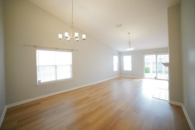 Foto del edificio - 1121 Mosswood Chase