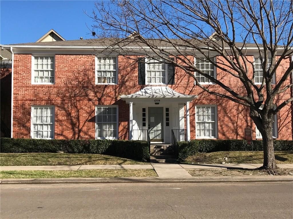 Foto principal - 6904 Westchester Dr