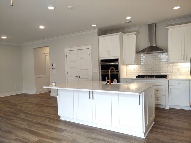 Foto del edificio - Beautiful Home located in the McKee Grove ...