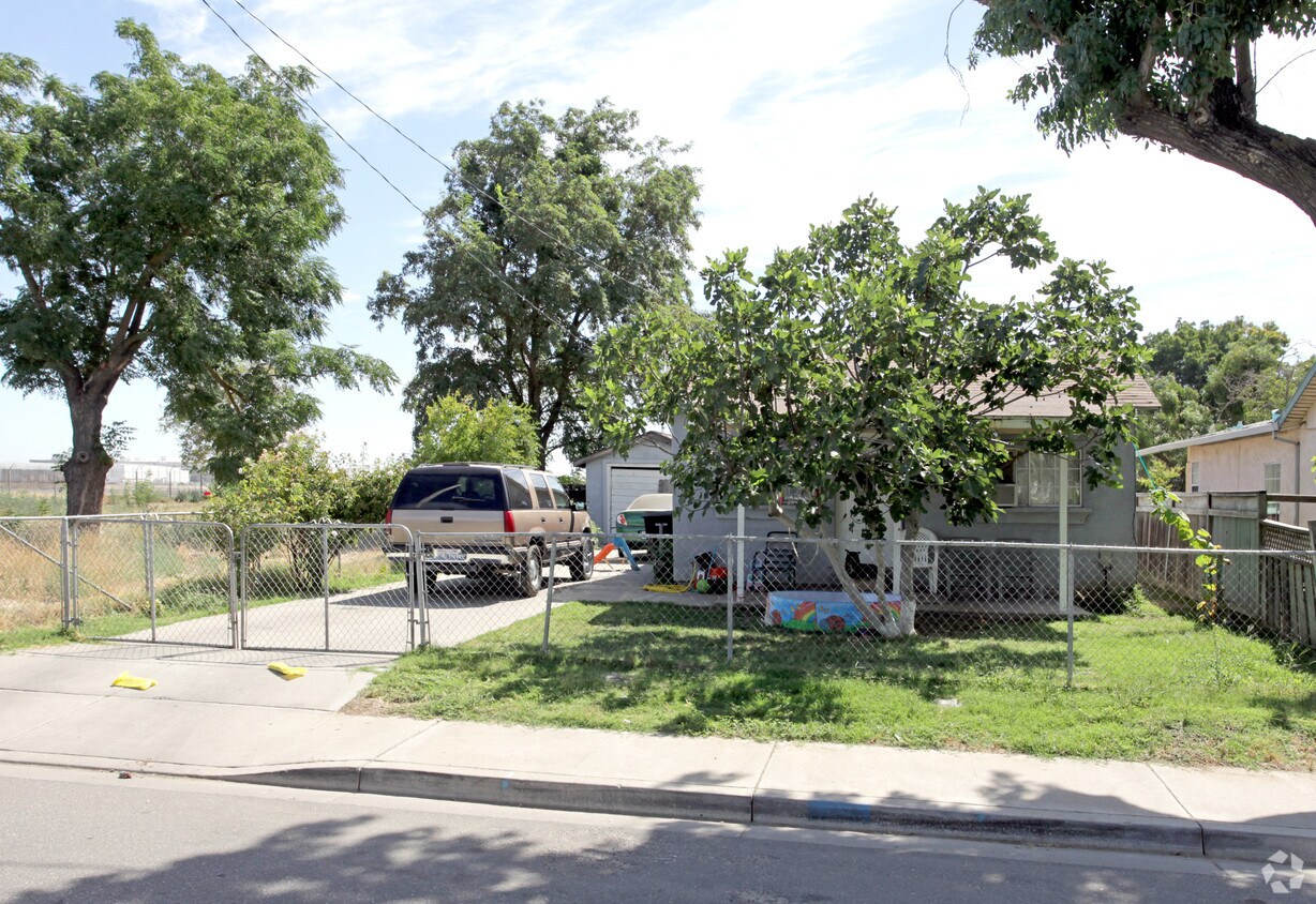 Foto del edificio - 636 Conejo Ave
