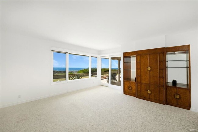 Building Photo - 33 Montecito Dr