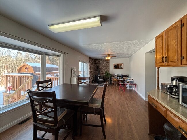 Building Photo - House for Rent