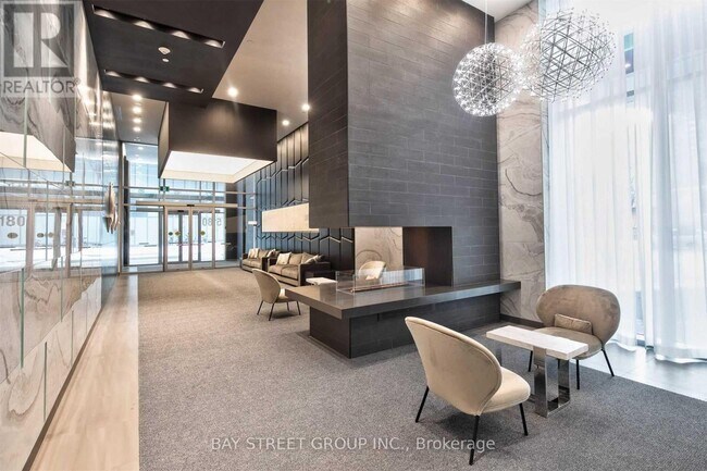 Photo du bâtiment - 5180 Yonge St