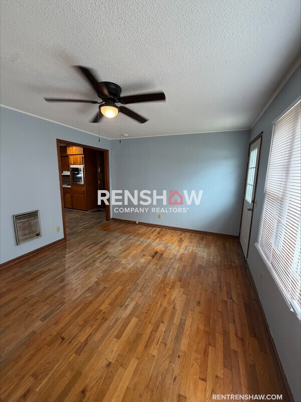 Building Photo - 179 W Main St