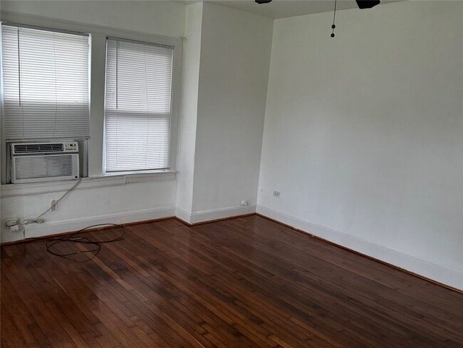 Building Photo - 1614 W Sidnor St