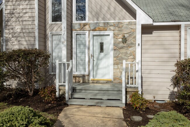 Building Photo - 307 Grand Helton Ct