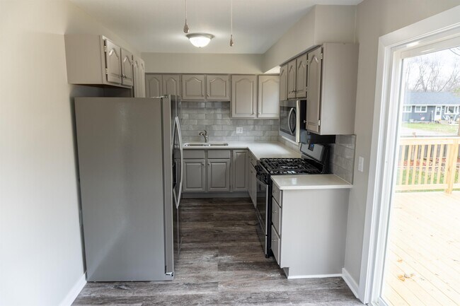 Foto del edificio - 2355 Hawthorne Ct