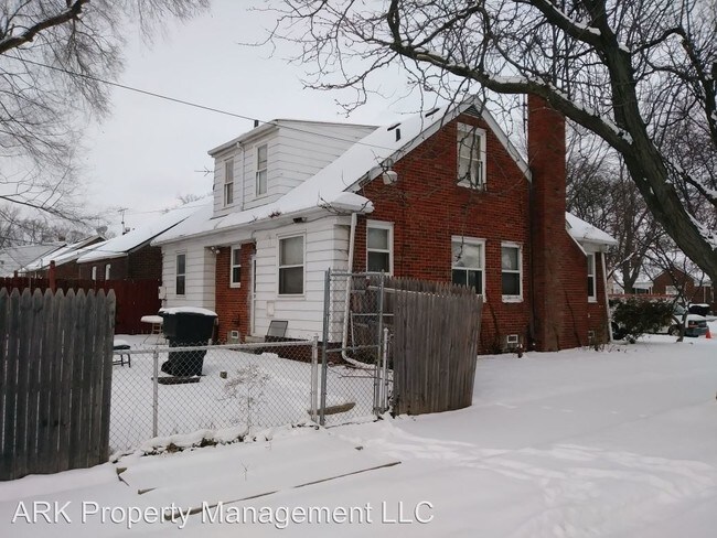 Foto del edificio - 6303 Marseilles St