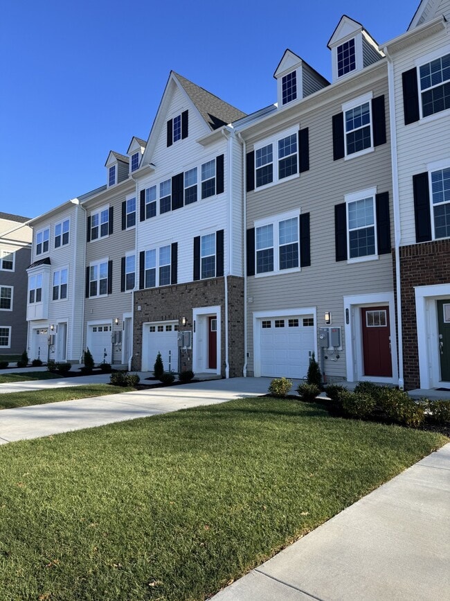 Building Photo - Forge Overlook