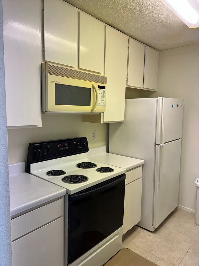 Building Photo - 7950 N Stadium Dr