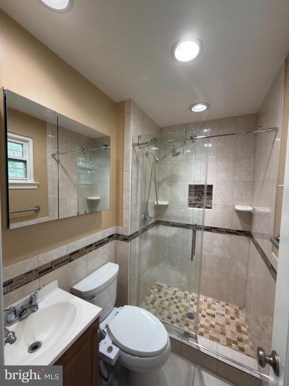 Foto del edificio - 6919 Rolling Rd