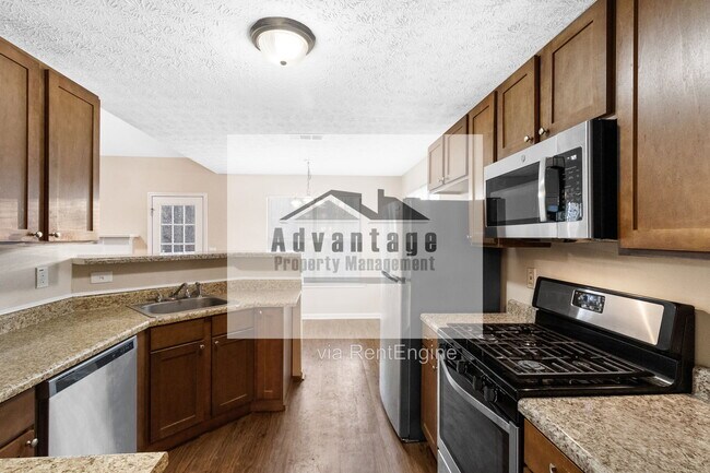Foto del edificio - 382 Summer Hill Cir