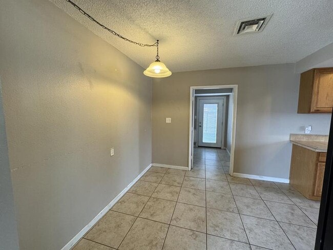 Foto del edificio - 1345 Agate Ave