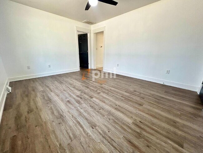 Foto del edificio - 132 S Elgin Ave