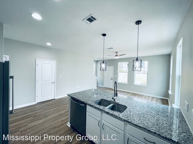 Building Photo - 5 br, 5.5 bath House - 517 Olive Branch Way