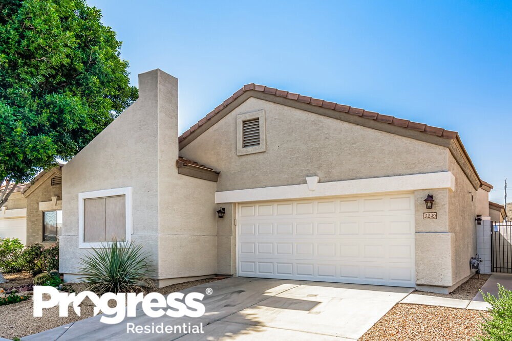 Foto principal - 3249 E Fremont Rd