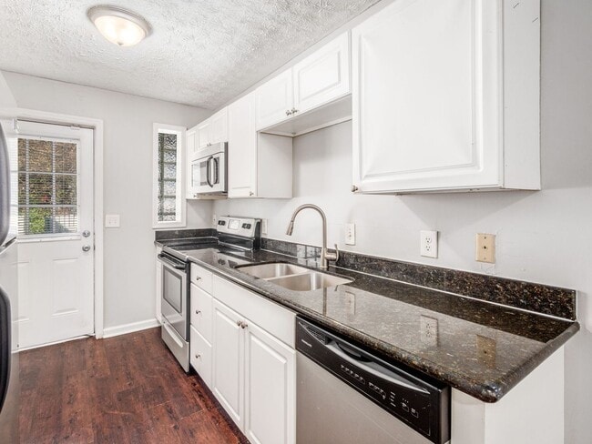 Building Photo - 421 E Mithoff St