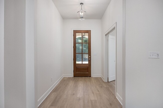 Foto del edificio - Gorgeous new construction in Flint!