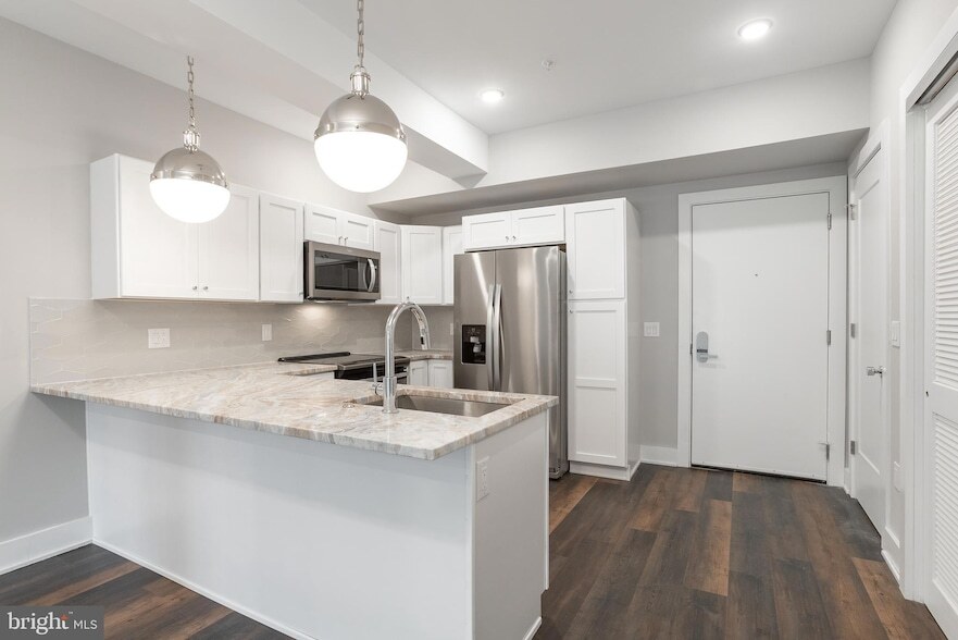 Foto principal - 45 W Haines St