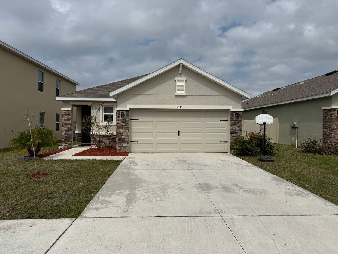 3 Bedroom 2 Bath Single-Family Home (Garden Village) - 3 Bedroom 2 Bath Single-Family Home (Garden Village)