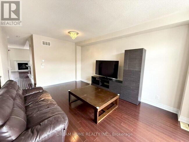 Building Photo - 133 Lacewood Dr